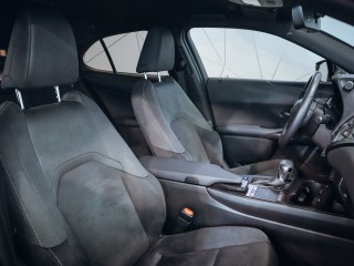 Lexus UX 250 H 2.0 HYBRID CZ