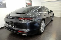 Porsche Panamera 4