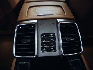 Porsche Panamera 4S L Executive