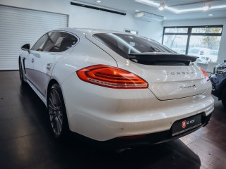 Porsche Panamera 4S L Executive