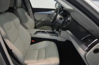 Volvo XC90 D5 AWD Momentum 7 míst