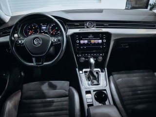 Volkswagen Passat Variant 2.0TDI Highline R-line