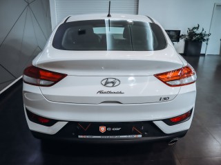 Hyundai i30 Fastback 1.4 T-GDI Trikolor