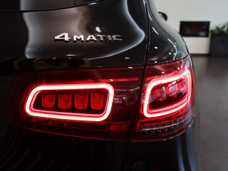 Mercedes-Benz GLC 300 4MATIC AMG 190 kW