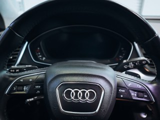 Audi Q5 2.0TDI quattro REZERVACE