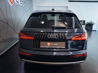 Audi Q5 2.0TDI quattro REZERVACE