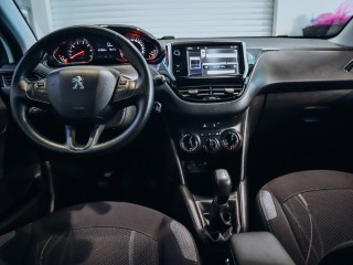 Peugeot 208 1.2