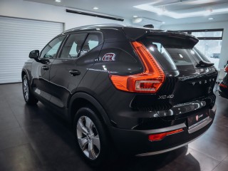 Volvo XC40 T3 Drive-E Momentum Pro FWD