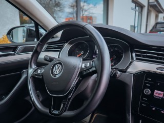 Volkswagen Passat 2.0TDI, R-Line 140 kW