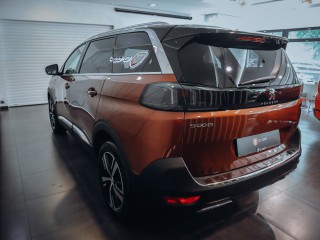 Peugeot 5008 1.6 PureTech - REZERVACE