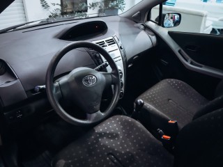 Toyota Yaris 1.0 Base Cool 51 kW