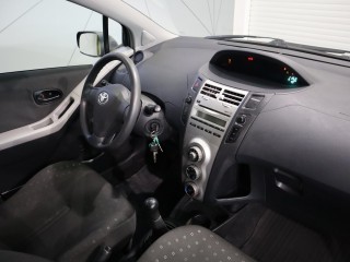 Toyota Yaris 1.0 Base Cool 51 kW