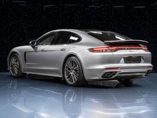 Porsche Panamera 4 E-Hybrid