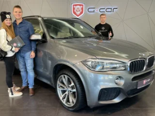 Zakázkový dovoz tohoto BMW X5 udělal velikou radost. Přejeme samé spokojené kilometry. :-)